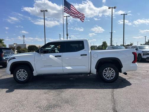 2022 Toyota Tundra SR5