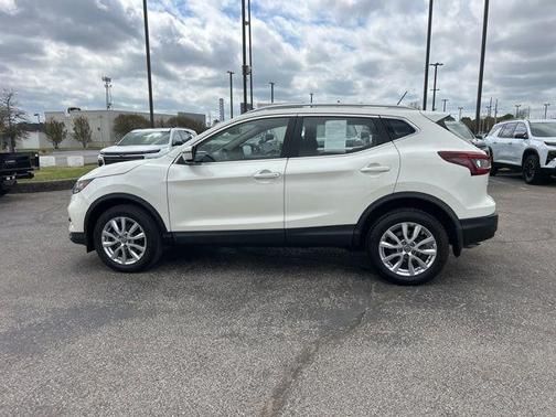 2022 Nissan Rogue Sport SV