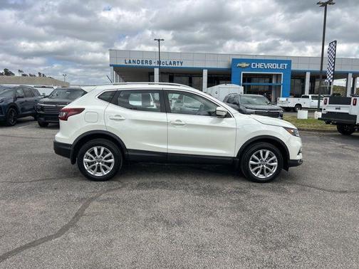 2022 Nissan Rogue Sport SV