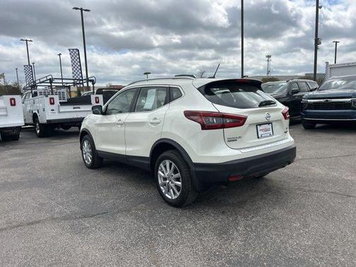 2022 Nissan Rogue Sport SV