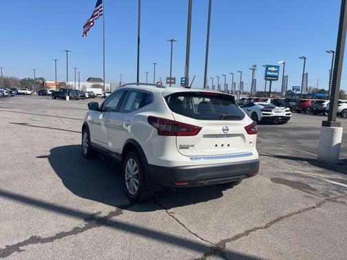 2022 Nissan Rogue Sport SV