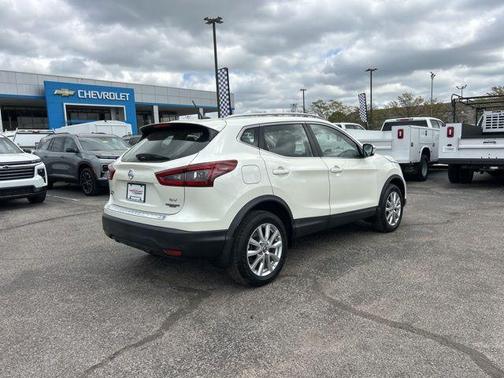 2022 Nissan Rogue Sport SV
