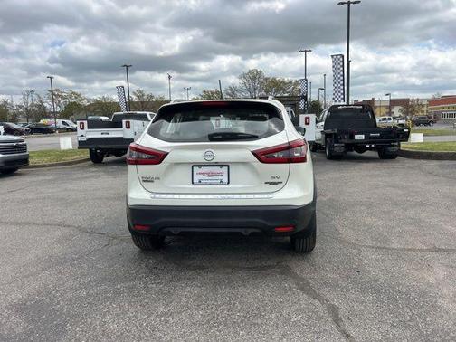 2022 Nissan Rogue Sport SV
