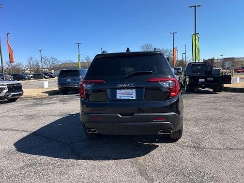 2023 GMC Acadia FWD SLT