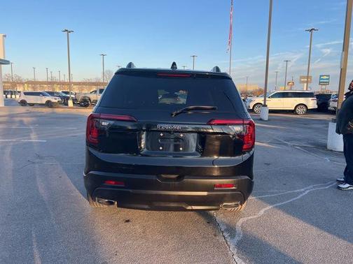 2023 GMC Acadia FWD SLT