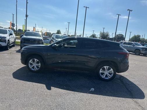 2025 Chevrolet Trax LS