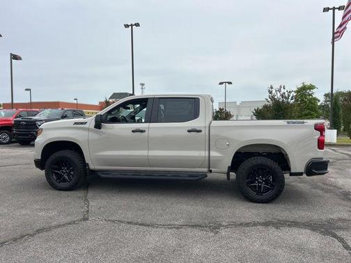 White Sands 2026 Chevrolet Silverado 1500 Custom Trail Boss