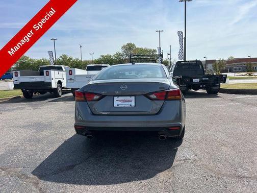 Gun Metallic 2024 Nissan Altima SR FWD