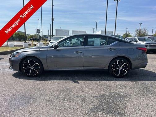 Gun Metallic 2024 Nissan Altima SR FWD