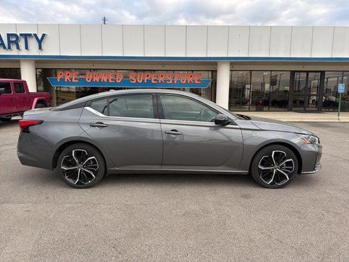 2024 Nissan Altima SR FWD