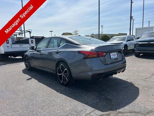 Gun Metallic 2024 Nissan Altima SR FWD