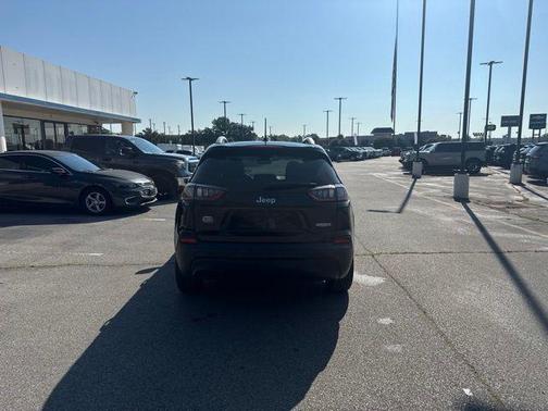 Diamond Black Crystal Pearlcoat 2021 Jeep Cherokee Latitude Plus