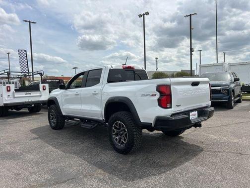 Summit White 2026 Chevrolet Colorado ZR2