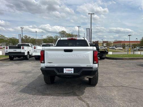 Summit White 2026 Chevrolet Colorado ZR2