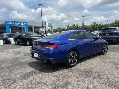 2022 Hyundai ELANTRA Limited