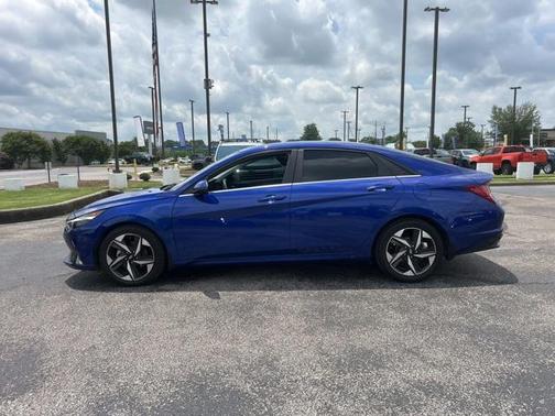 2022 Hyundai ELANTRA Limited