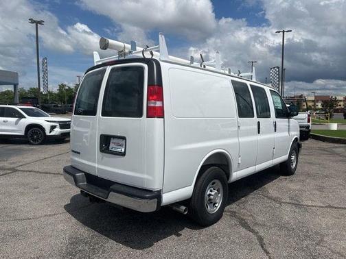 Summit White 2026 Chevrolet Express 2500 Work Van