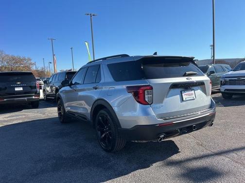 2023 Ford Explorer ST-Line