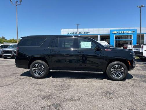 Black 2026 Chevrolet Suburban Z71, 4WD