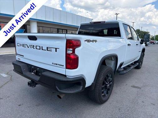 Summit White 2025 Chevrolet Silverado 2500 Custom