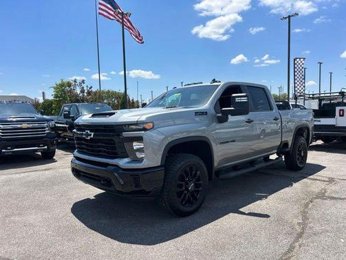 Sterling Gray Metallic 2026 Chevrolet Silverado 2500 Custom
