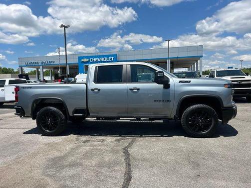Sterling Gray Metallic 2026 Chevrolet Silverado 2500 Custom