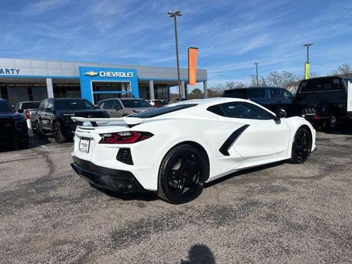 Arctic White 2026 Chevrolet Corvette Stingray w/1LT
