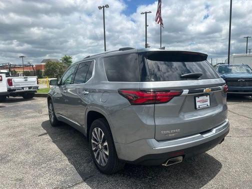 Sterling Gray Metallic 2023 Chevrolet Traverse Premier