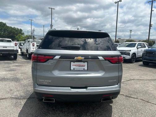 Sterling Gray Metallic 2023 Chevrolet Traverse Premier