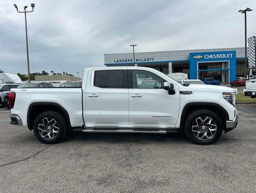 Summit White 2023 GMC Sierra 1500 SLT