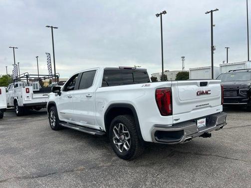 Summit White 2023 GMC Sierra 1500 SLT