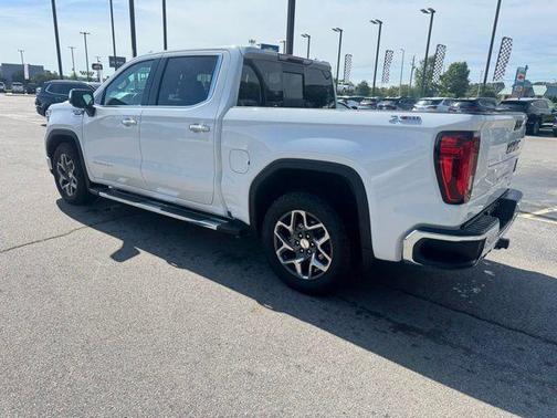 Summit White 2023 GMC Sierra 1500 SLT
