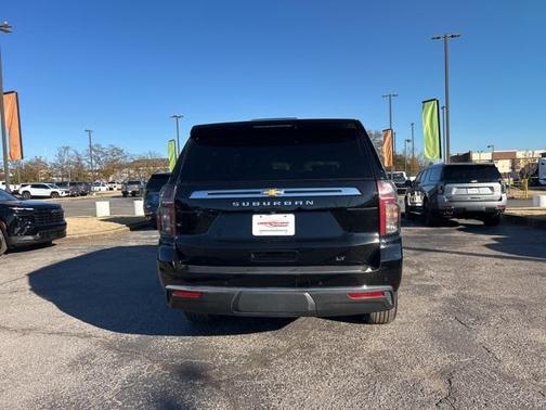 2024 Chevrolet Suburban LT
