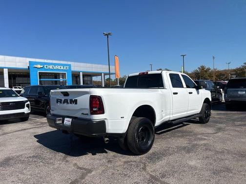 2025 RAM 3500 Tradesman Crew Cab 4x4 8' Box