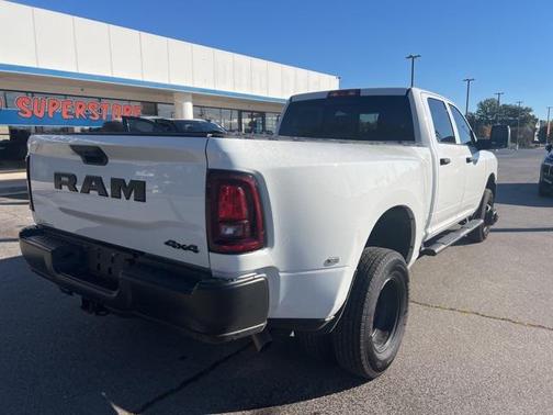 2025 RAM 3500 Tradesman Crew Cab 4x4 8' Box