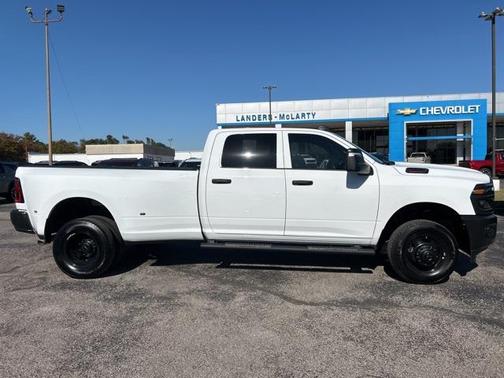 2025 RAM 3500 Tradesman Crew Cab 4x4 8' Box