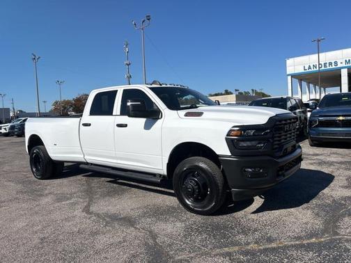 2025 RAM 3500 Tradesman Crew Cab 4x4 8' Box