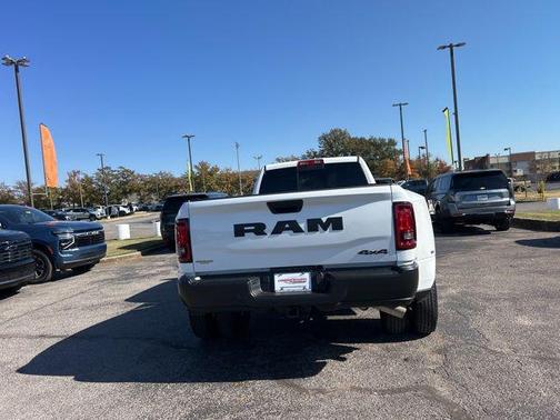2025 RAM 3500 Tradesman Crew Cab 4x4 8' Box