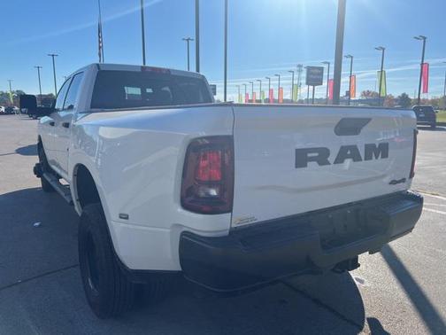 2025 RAM 3500 Tradesman Crew Cab 4x4 8' Box