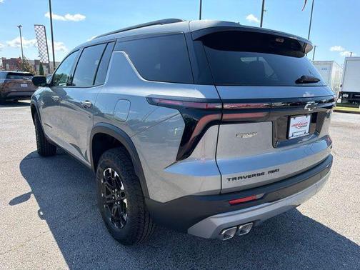 Sterling Gray Metallic 2027 Chevrolet Traverse AWD Z71