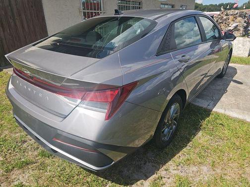 Fluid Metal 2024 Hyundai ELANTRA SEL