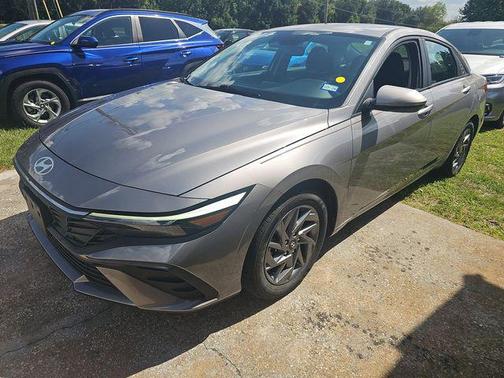 Fluid Metal 2024 Hyundai ELANTRA SEL