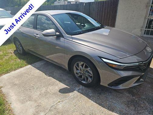 Fluid Metal 2024 Hyundai ELANTRA SEL