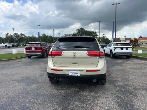 2014 Lincoln MKX Base