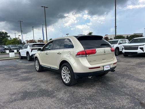 2014 Lincoln MKX Base
