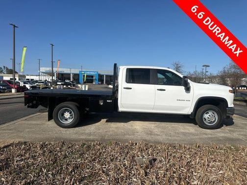 Summit White 2026 Chevrolet Silverado 3500 WT