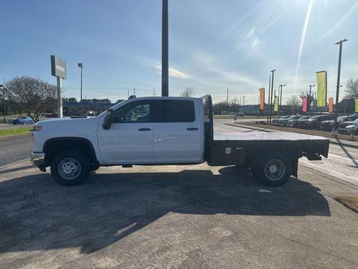 Summit White 2026 Chevrolet Silverado 3500 WT