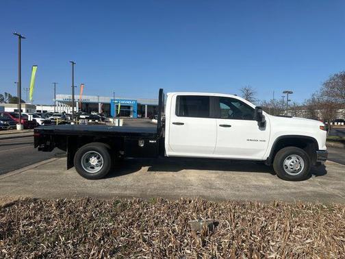 Summit White 2026 Chevrolet Silverado 3500 WT