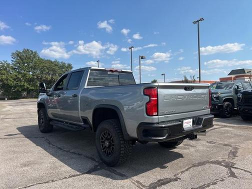 2025 Chevrolet Silverado 2500 4WD Crew Cab Standard Bed ZR2