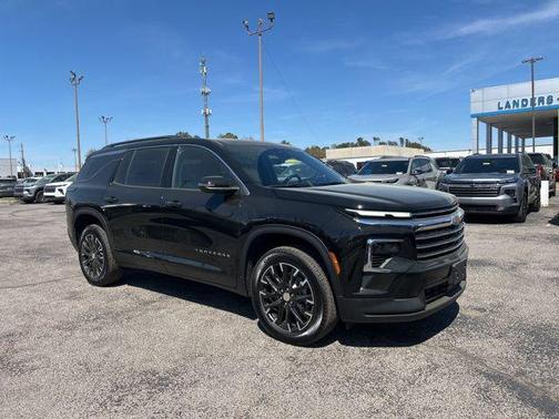 Mosaic Black Metallic 2026 Chevrolet Traverse LT